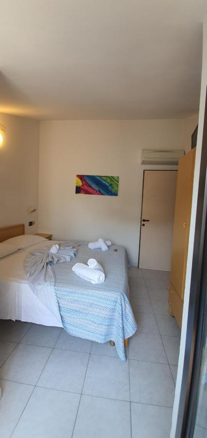 Hotel Vela Azzurra Rímini Exterior foto