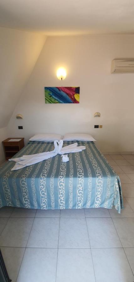 Hotel Vela Azzurra Rímini Exterior foto