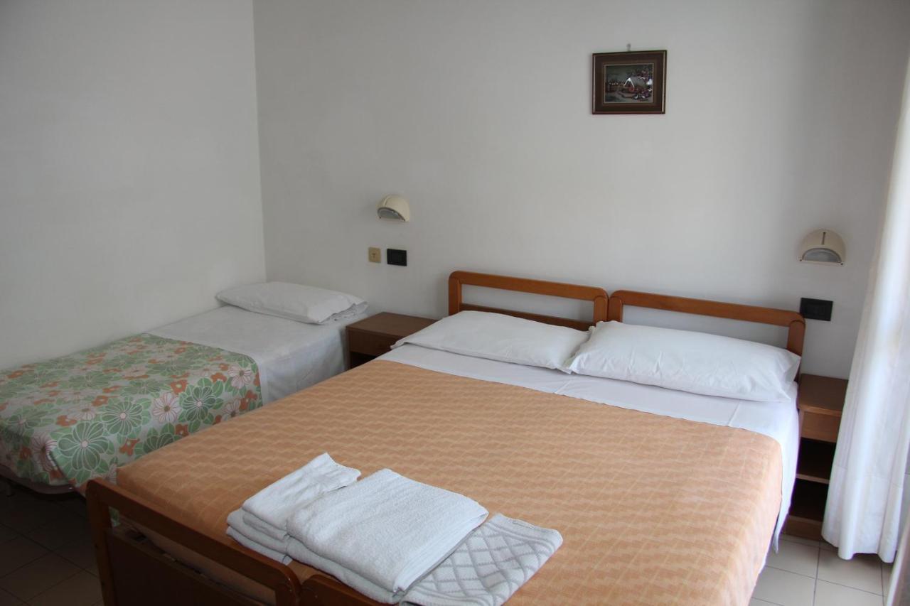 Hotel Vela Azzurra Rímini Habitación foto