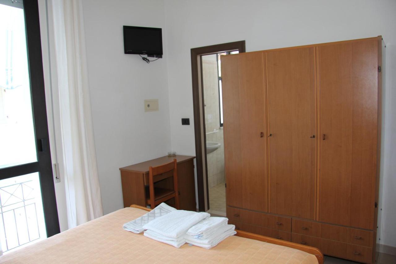 Hotel Vela Azzurra Rímini Habitación foto